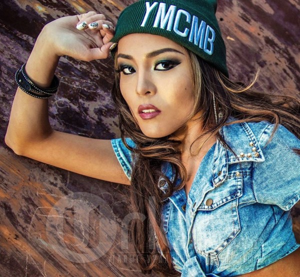 Дуучин Сонорын хувийн зургийн цомгоос